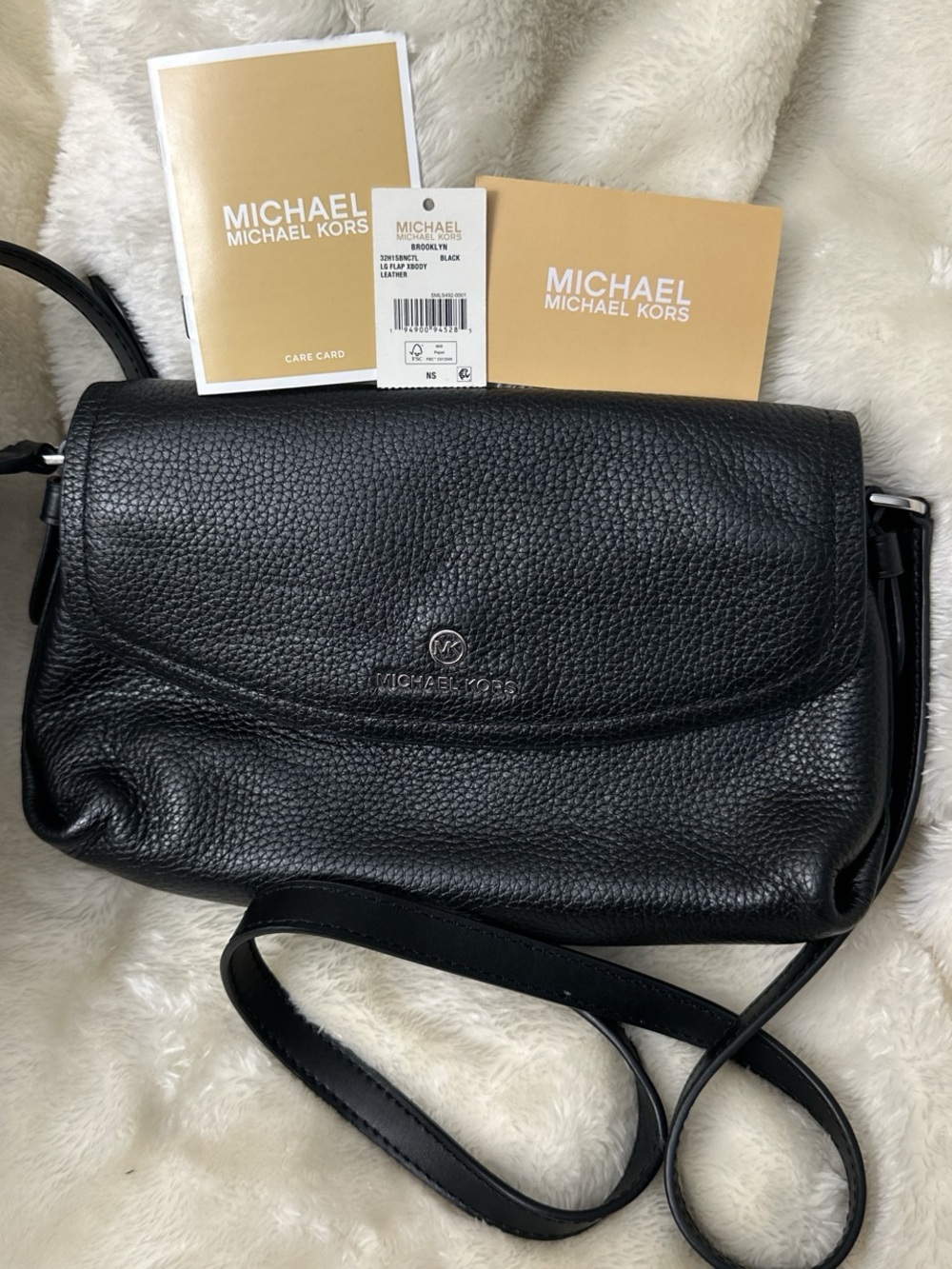 EUC. MICHAEL KORS Black Brooklyn LG  Leather Crossbody Bag